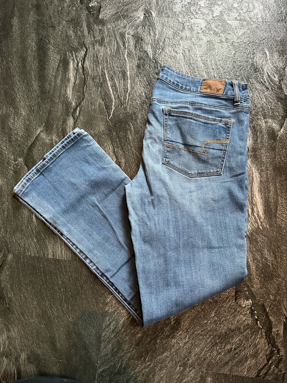 12S American Eagle Outfitters Women's Light Blue low rise skinny kick Jeans